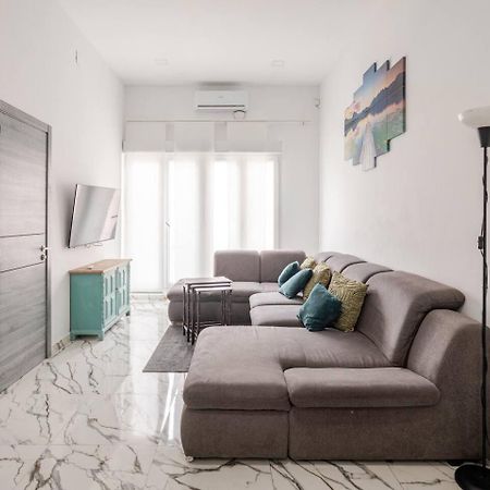 Apartamento En Planta Baja Cerca De La Playa En バダロナ エクステリア 写真