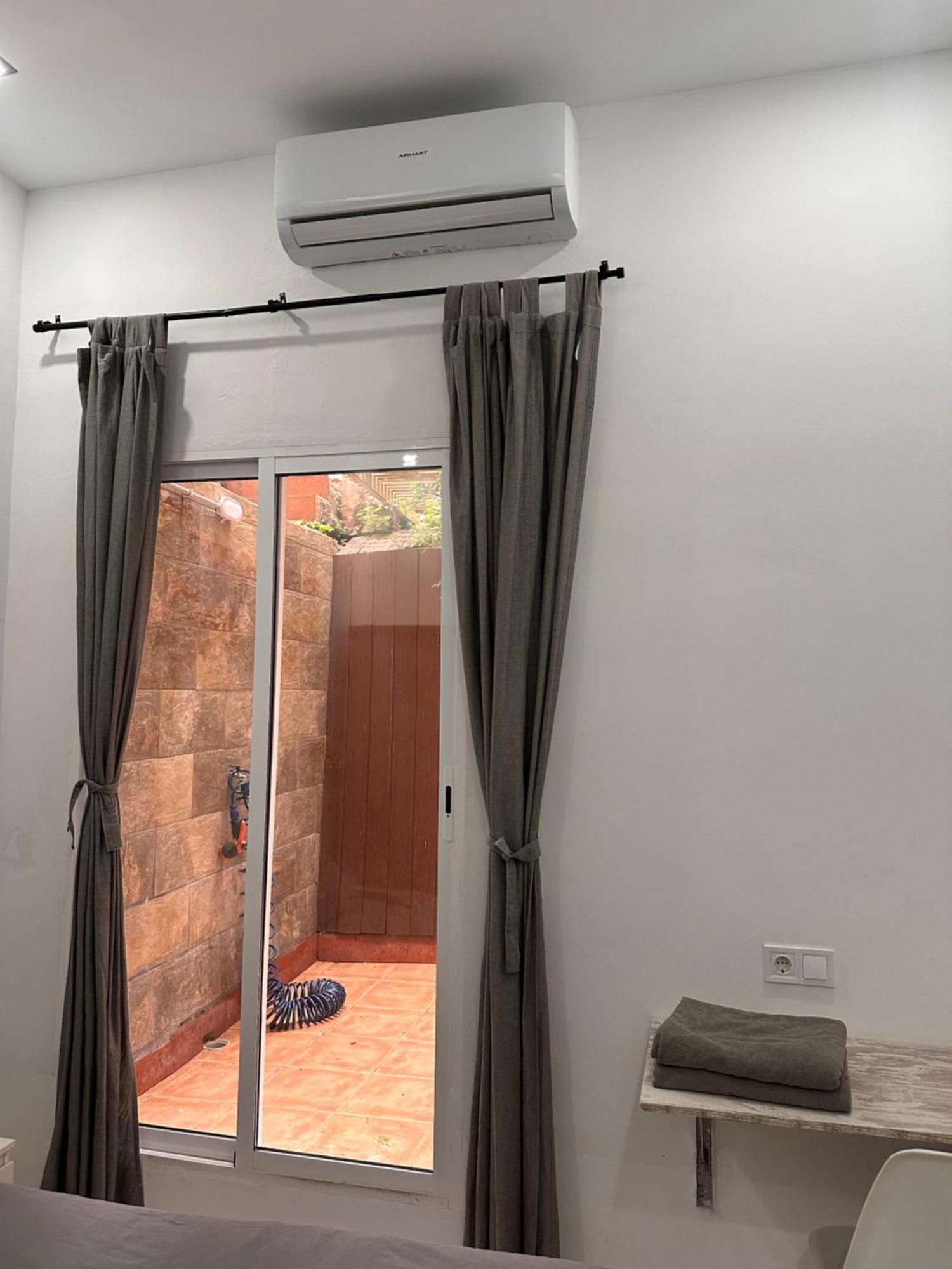 Apartamento En Planta Baja Cerca De La Playa En バダロナ エクステリア 写真