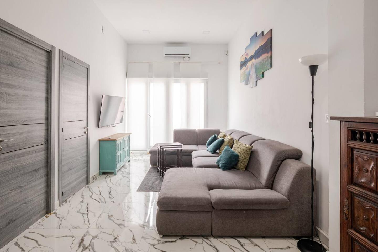 Apartamento En Planta Baja Cerca De La Playa En バダロナ エクステリア 写真